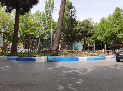 عکس میدان بلوار صاحب الزمان