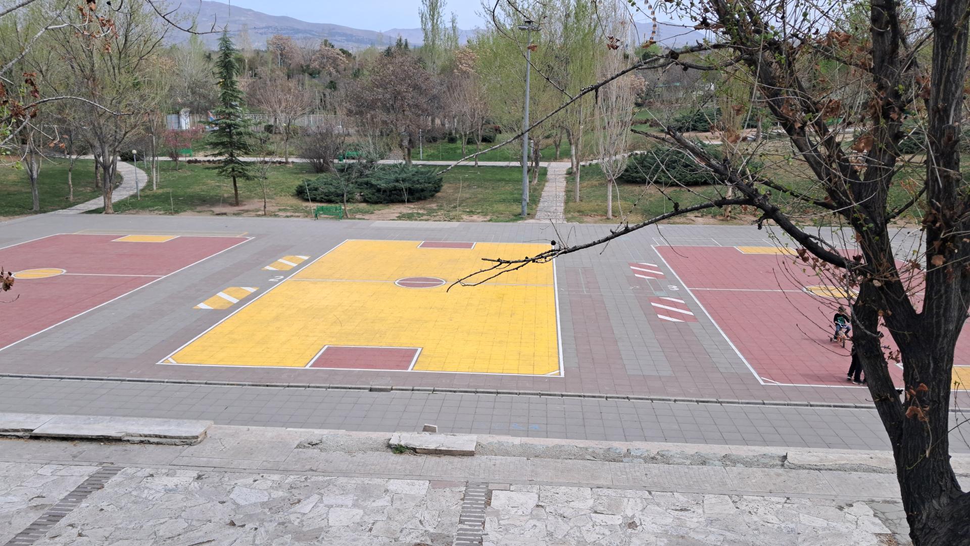 عکس زمین ورزش پارک پلیس