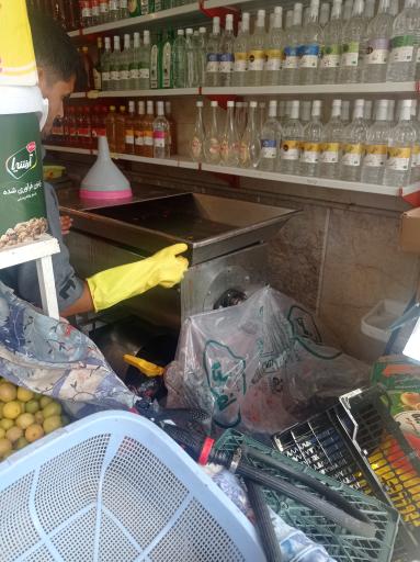 عکس آبمیوه گیری ترشی فروشی و تصفیه گوجه فرنگی طبیعت