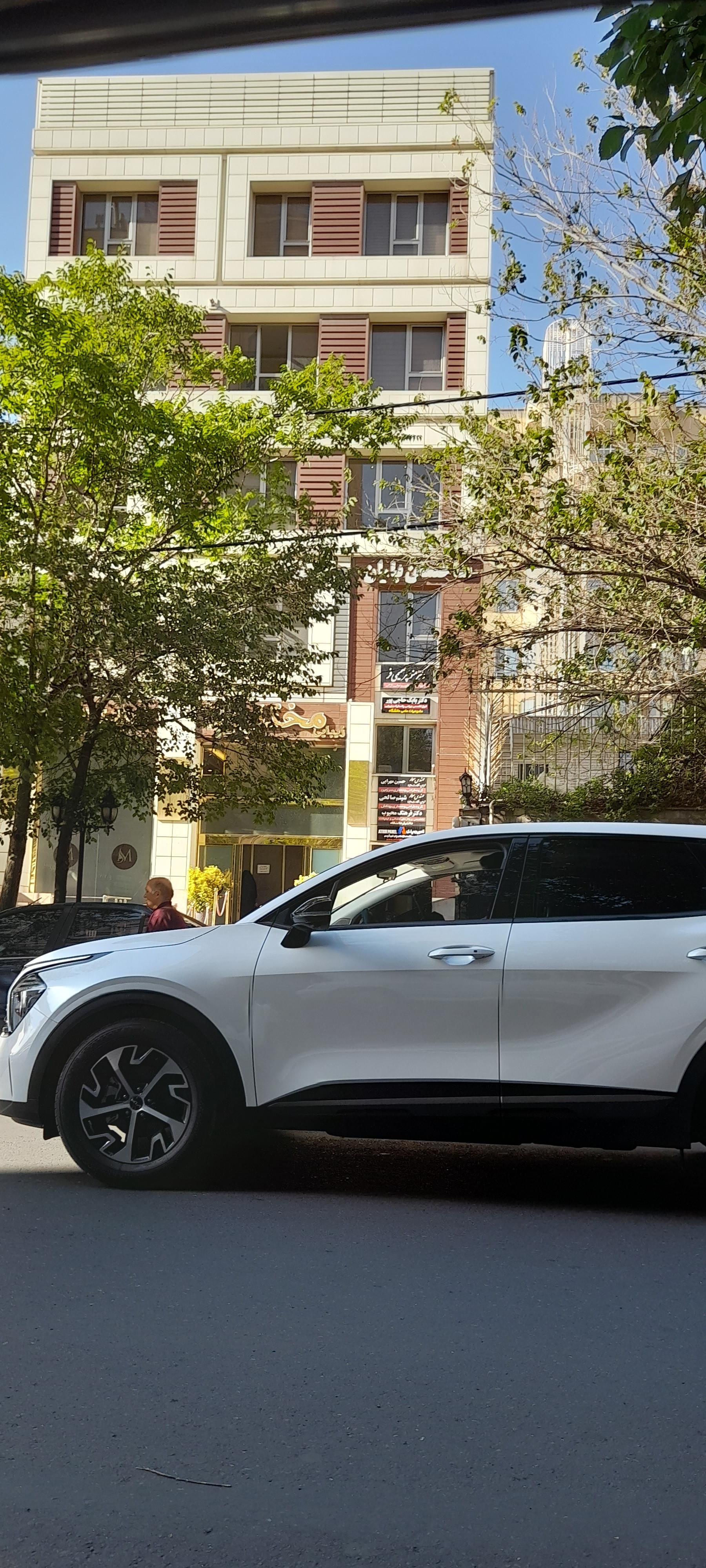عکس آرایشگاه زنانه مختاری