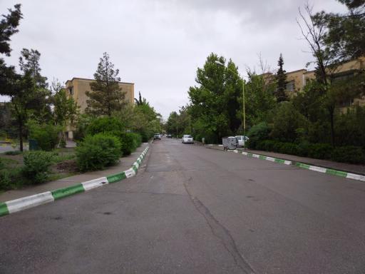 عکس ورودی شرقی مجتمع ولیعصر