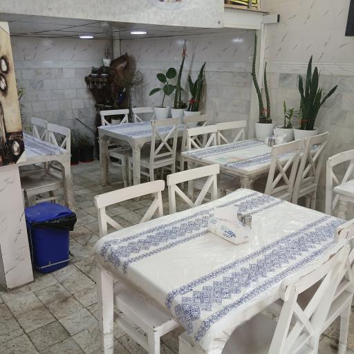 عکس تهیه غذای رهام