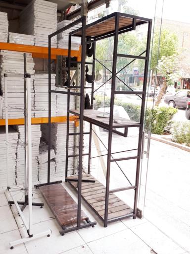 عکس قفسه و رگال