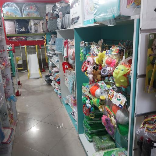 عکس فروشگاه دنیای فسقلی ها