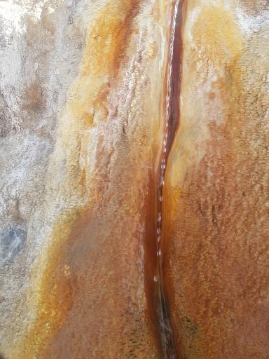 عکس چشمه آب ترش نیمبلوک