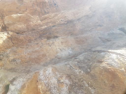 عکس چشمه آب ترش نیمبلوک