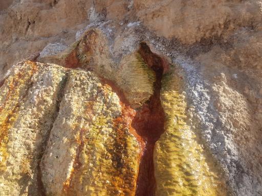 عکس چشمه آب ترش نیمبلوک