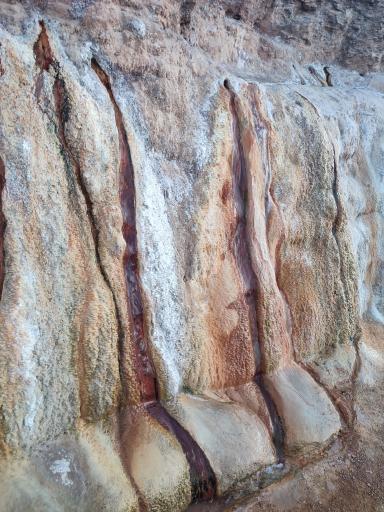 عکس چشمه آب ترش نیمبلوک