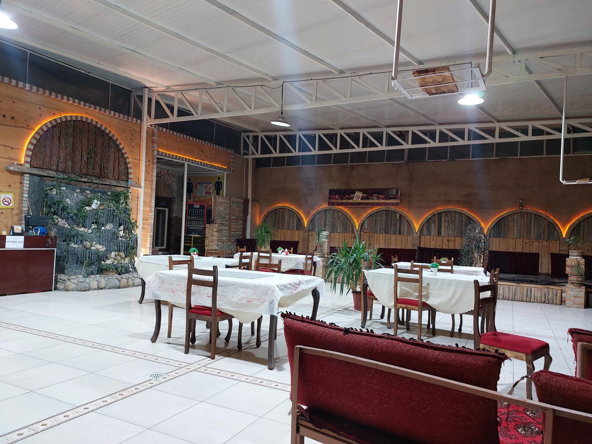 عکس کافه سنتی ارغوان