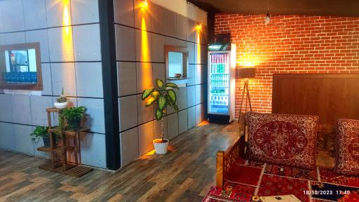 عکس غذا خوری و باغ رستوران و ماهی سرای آرمان