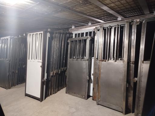 عکس مرکز فروش درب و پنجره یاراحمدی