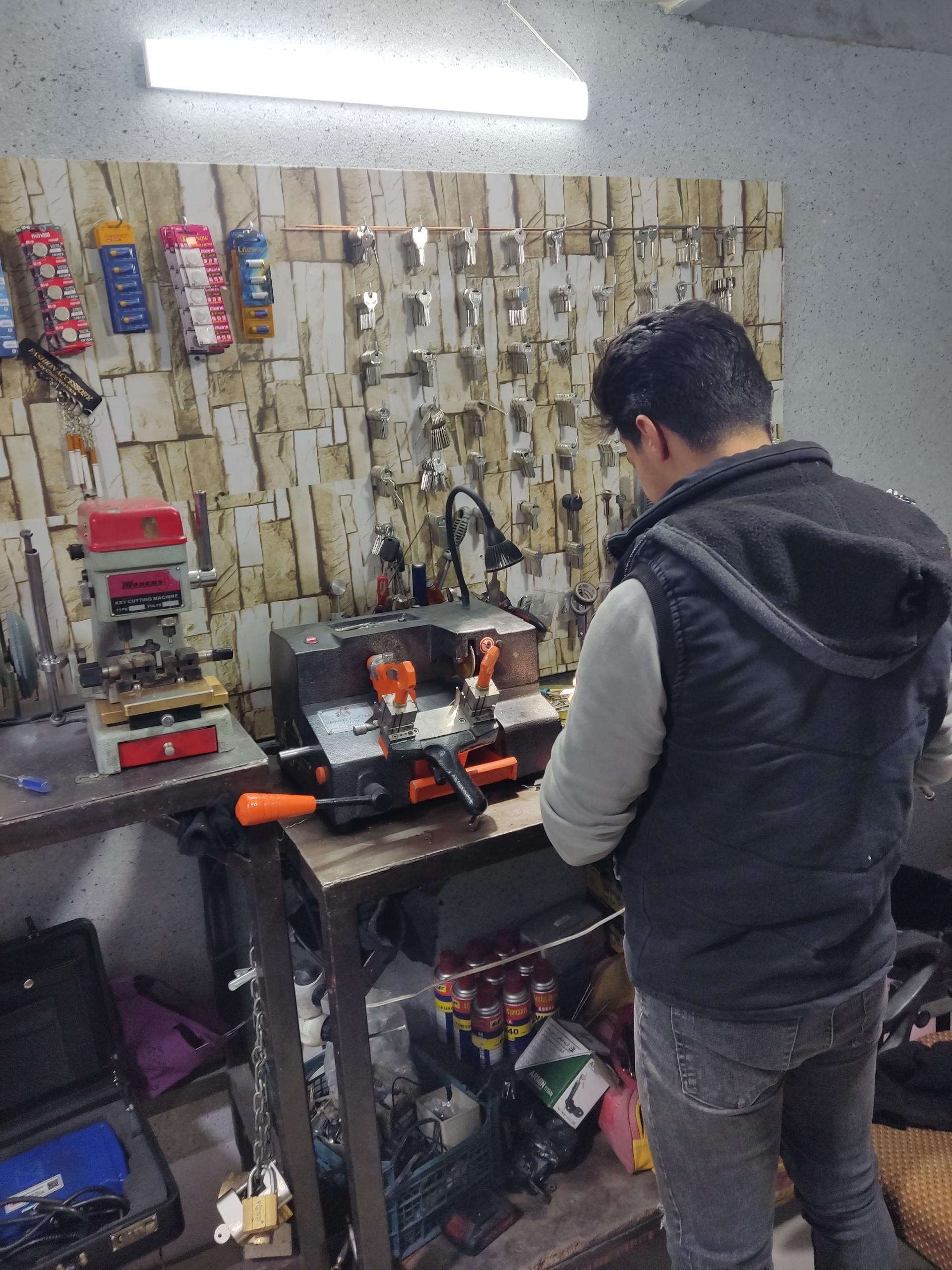 عکس کلید سازی حسینی 