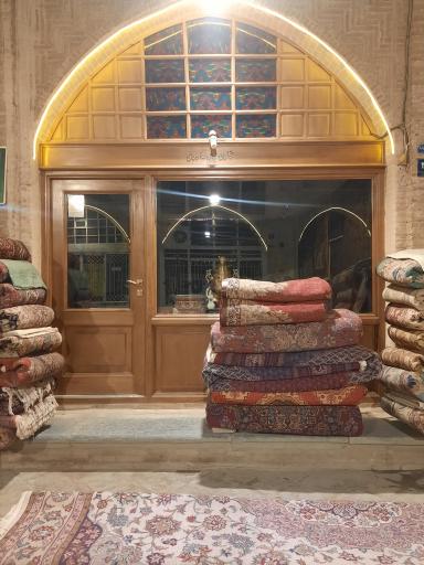 گالری فرش ساروق