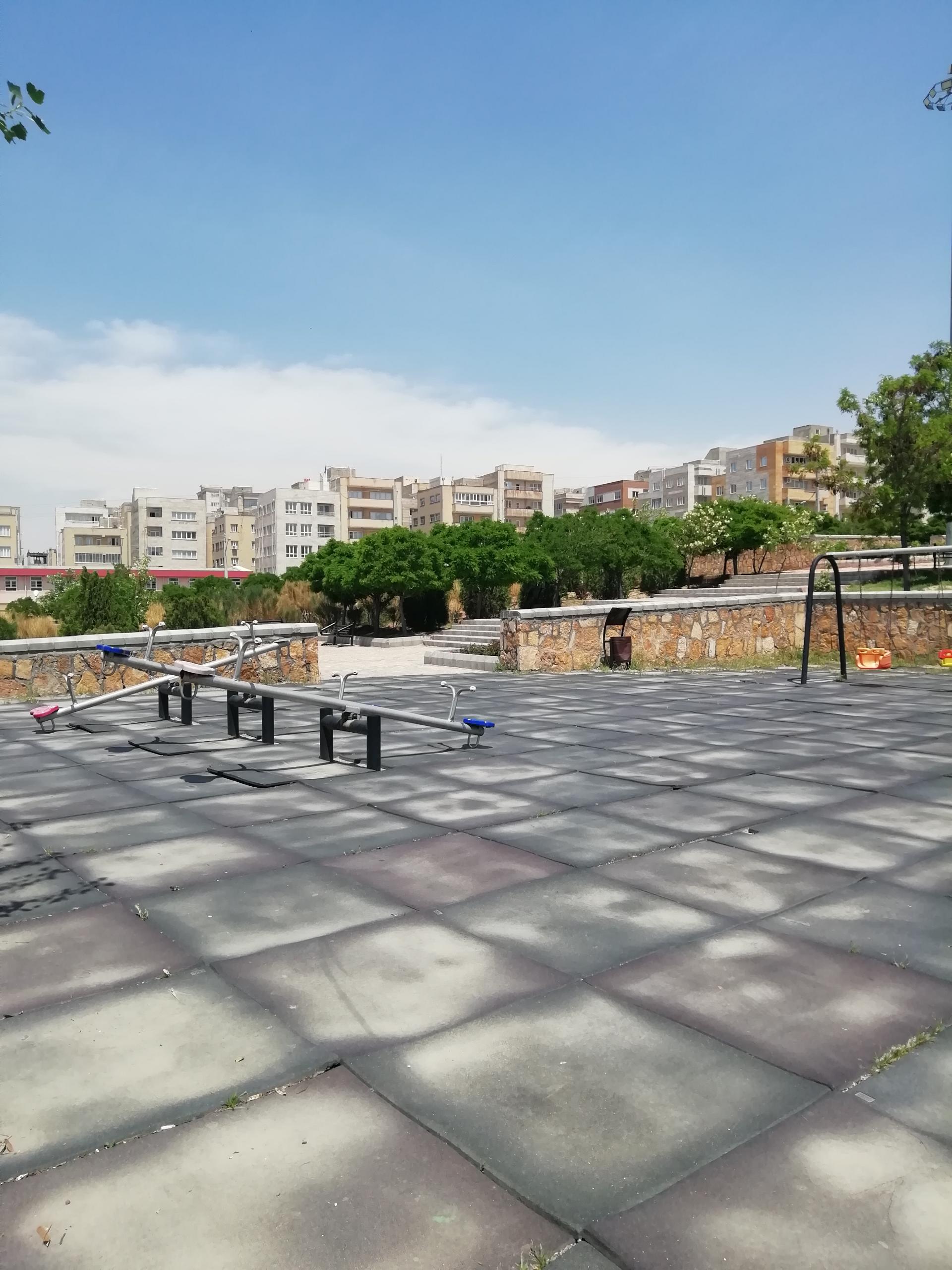 عکس زمین بازی