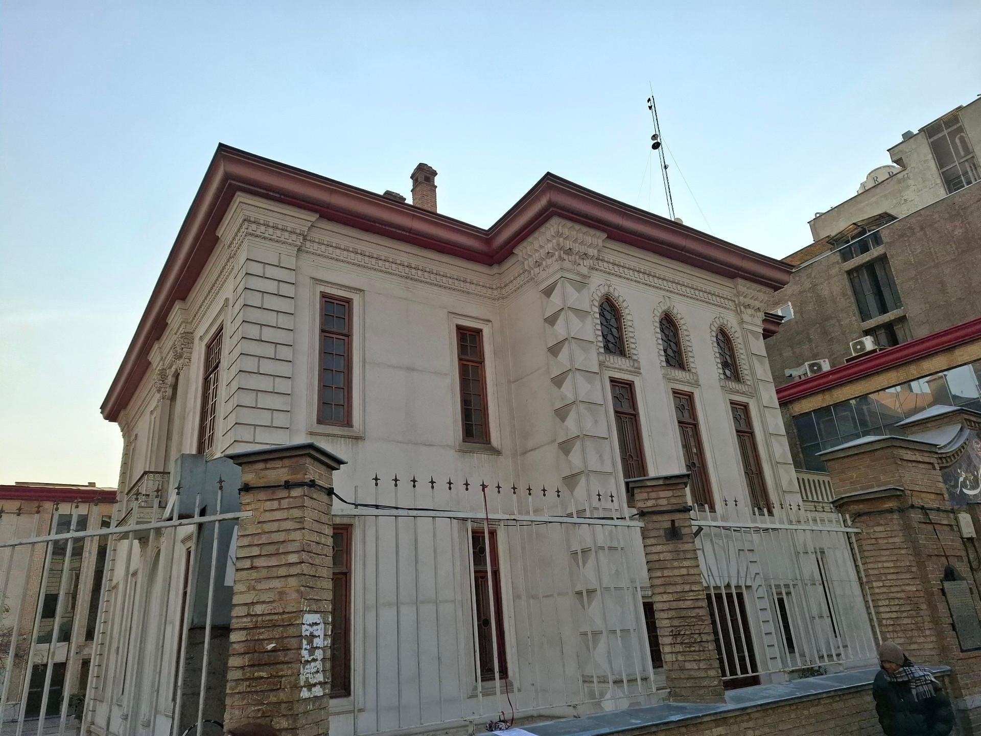 عکس ساختمان پژوهشکده فرهنگ و هنر (خانه رستم گیو)