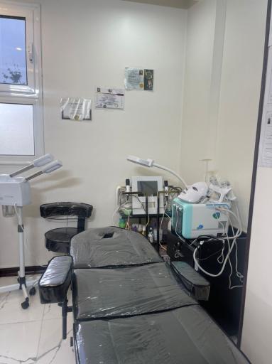 عکس آموزشگاه و سالن زیبایی ندا باقری