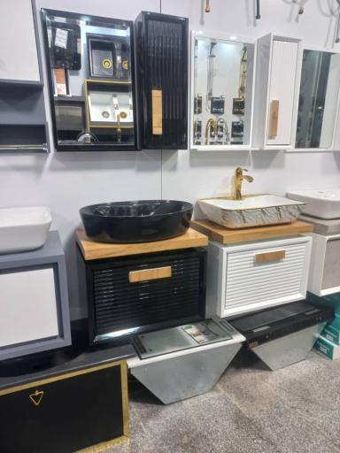 عکس تولیدی‌ کابینت‌ روشویی‌ و آینه‌ لمسی