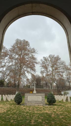 عکس قبرستان سربازان جنگهای جهانی اول و دوم