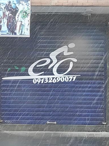 عکس فروش و تعمیر دوچرخه های حرفه ای و نیمه حرفه‌ای 