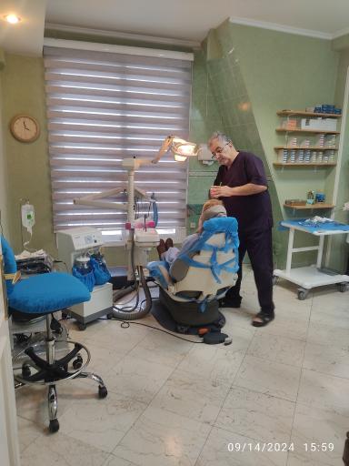 عکس مطب دندان پزشکی دکتر امیررضا رکن