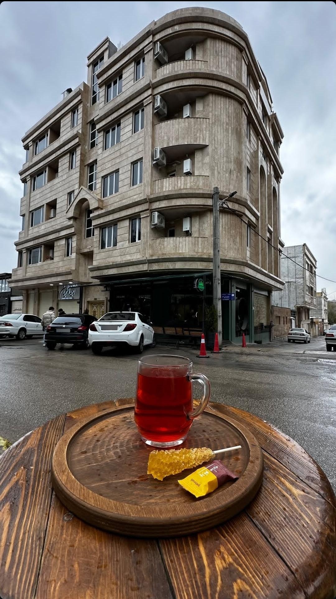 عکس ساختمان کاج 