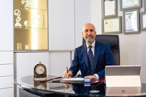 دکتر موفق فولادگر متخصص دندان پزشکی