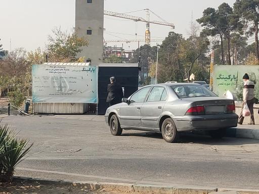 عکس پارکینگ عمومی قصر