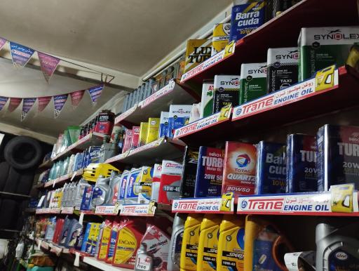 عکس اتوسرویس و لاستیک فروشی خرم