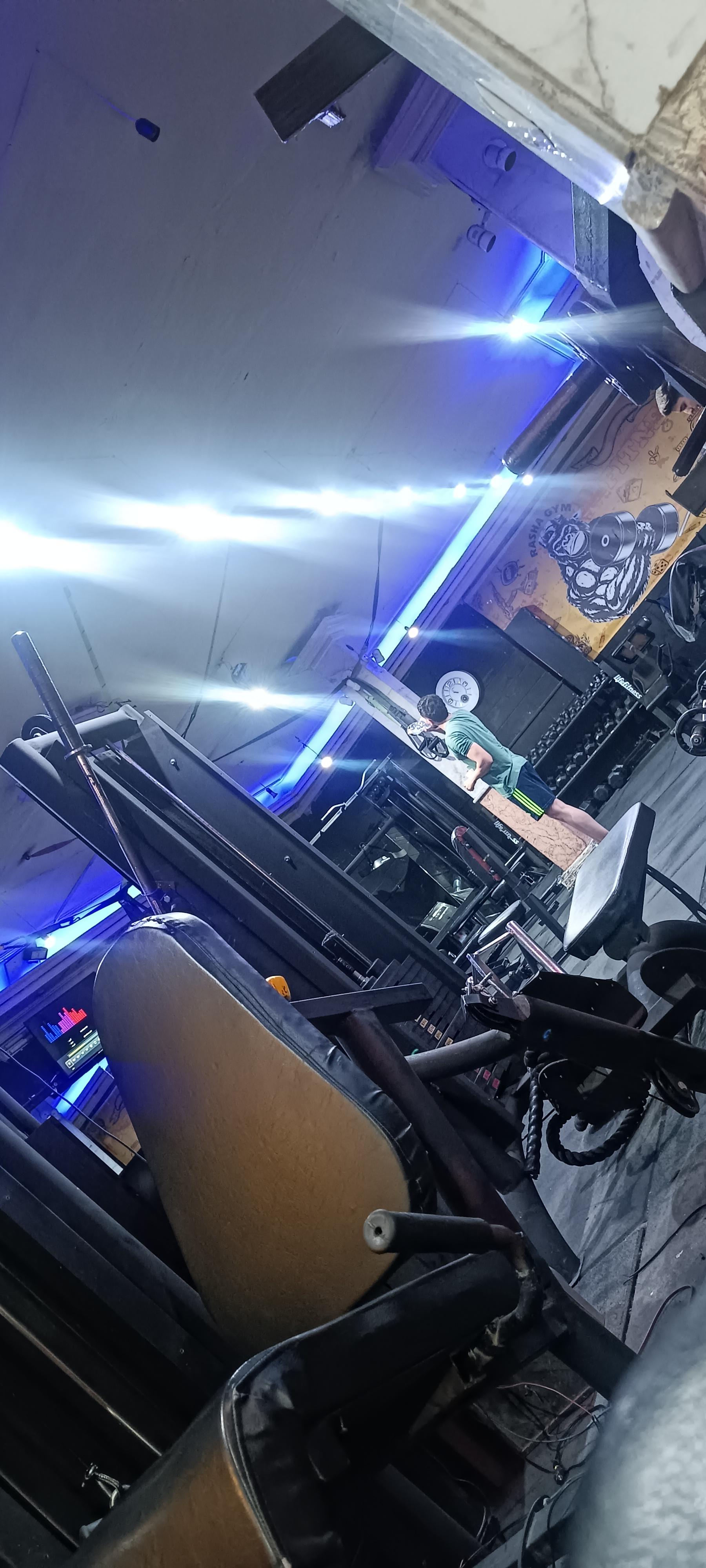 عکس باشگاه بدنسازی راشا