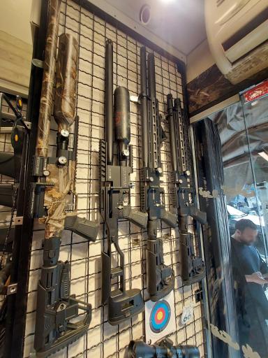 عکس فروشگاه لوازم شکار هانترکالا