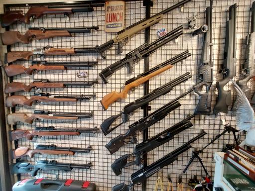 عکس فروشگاه لوازم شکار هانترکالا