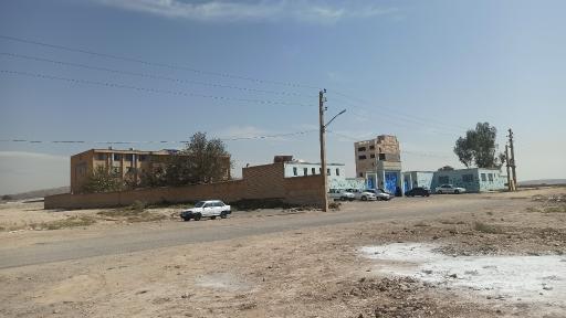 عکس مدرسه شهید جداری و گل محمدی