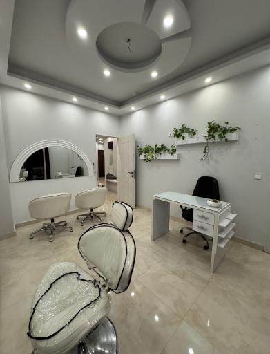 سالن زیبایی آرا