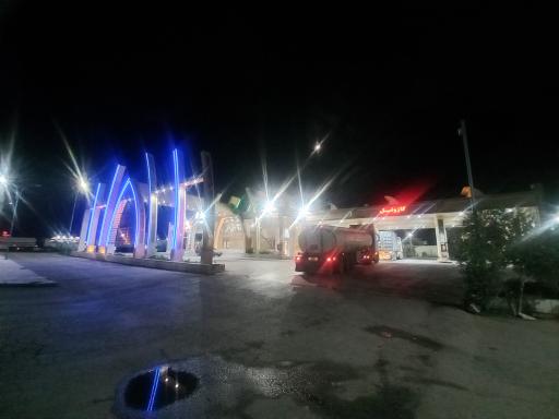 عکس جایگاه سوخت باغ ایرانی