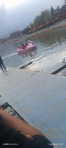 عکس قایق سواری دریاچه فدک 