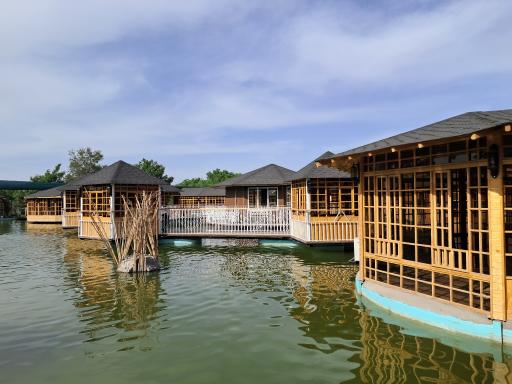 عکس رستوران و فست فوت کروژ