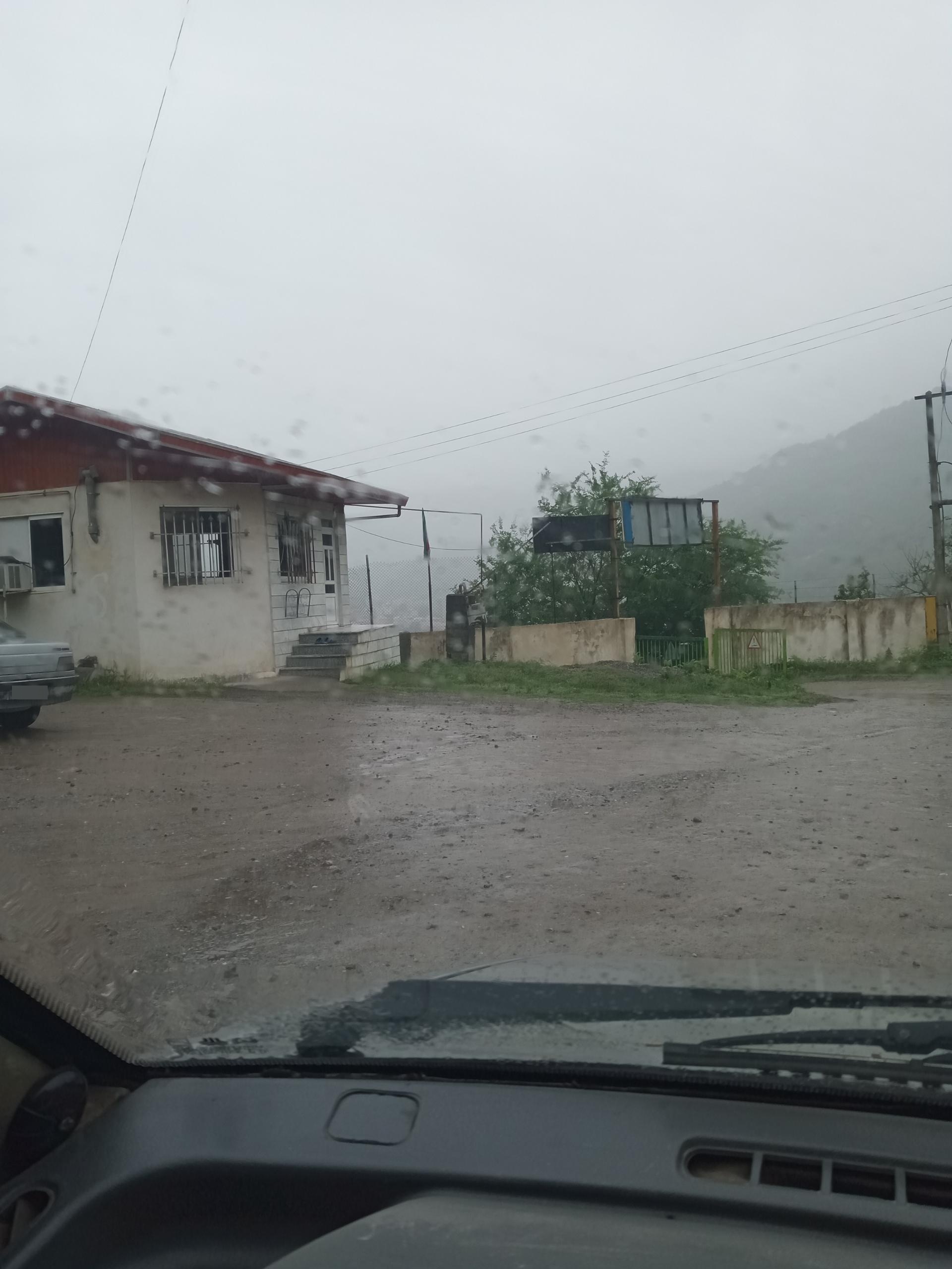 عکس اداره محیط زیست و منابع طبیعی آبخیزداری زیراب