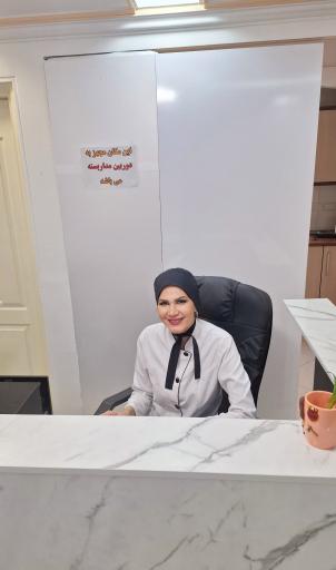 عکس دکتر اَمَن زاده متخصص دندان پزشکی