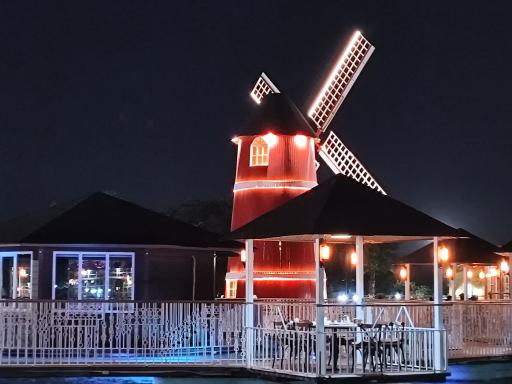 عکس رستوران و فست فوت کروژ