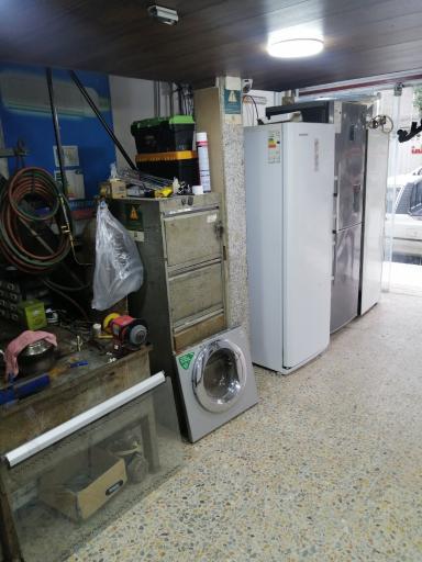 عکس خدمات فنی تخصصی جویبار تکنیک