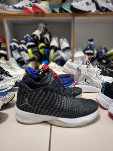 عکس تانا آدرین