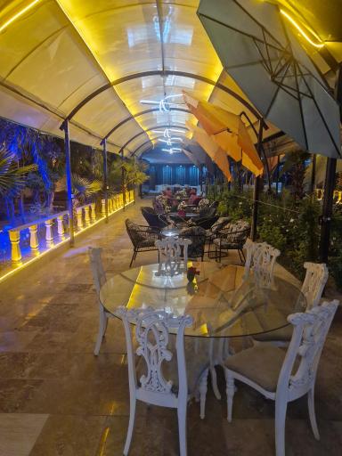 عکس چایخانه و سفره خانه سلطان