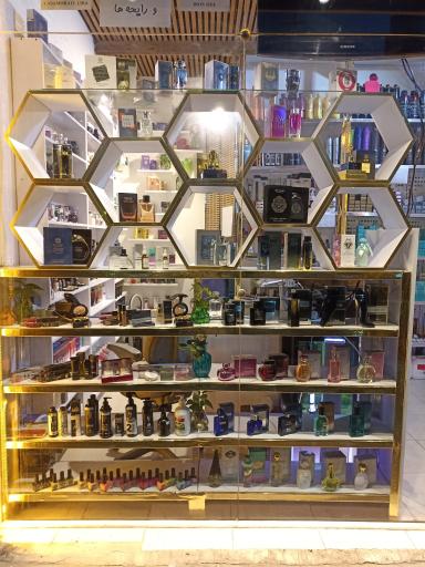 عکس محصولات آرایشی و بهداشتی دنیای عطر 