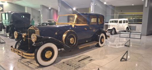 عکس گنجینه خودروهای کلاسیک