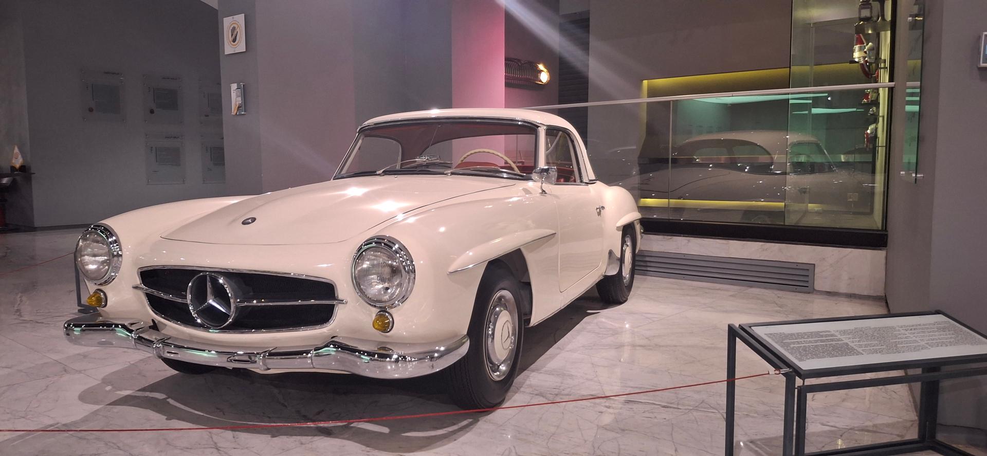 عکس گنجینه خودروهای کلاسیک