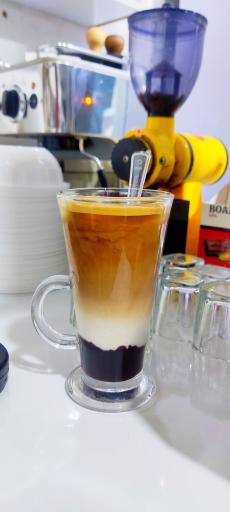 کافه بستنی مهین