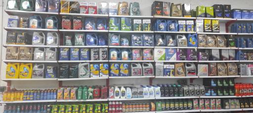 عکس تعویض روغن و لاستیک لارستان