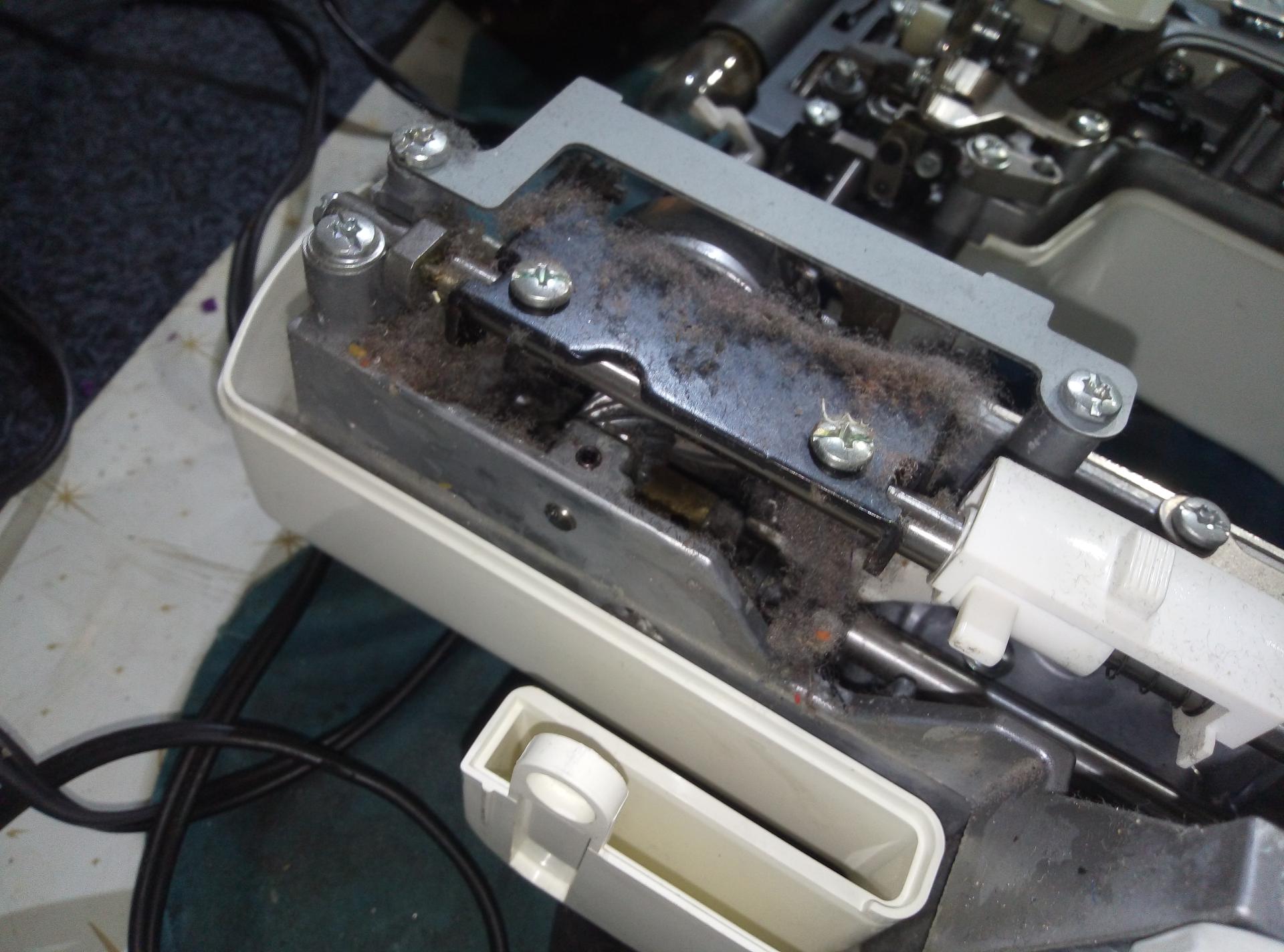 عکس تعمیرگاه و فروشگاه چرخ خیاطی تنظیم