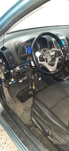 عکس کلینیک برق و الکترونیک خودرو پاسارگاد