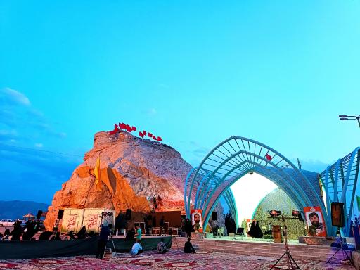 عکس یادمان شهدای گمنام کوه سفید درچه